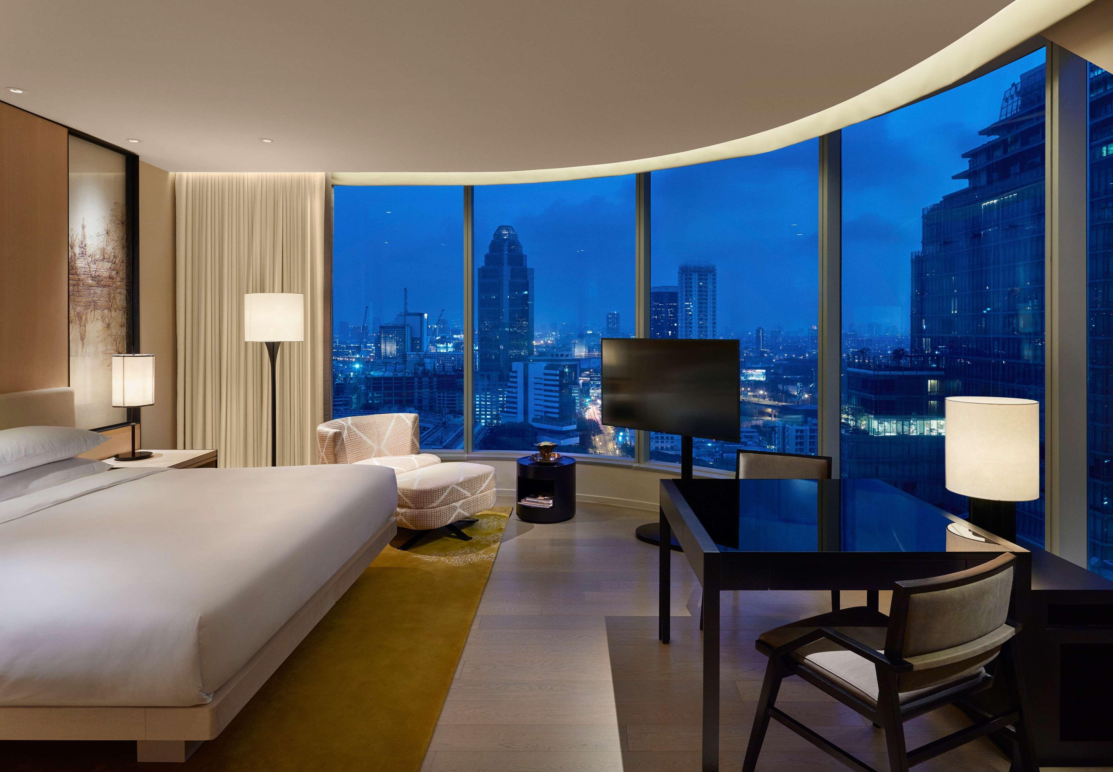 Park Hyatt Bangkok Hotel Екстериор снимка